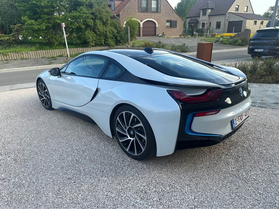 BMW I8 in Nieuwstraat!!!