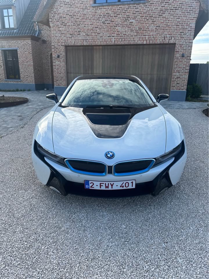 BMW I8 in Nieuwstraat!!!
