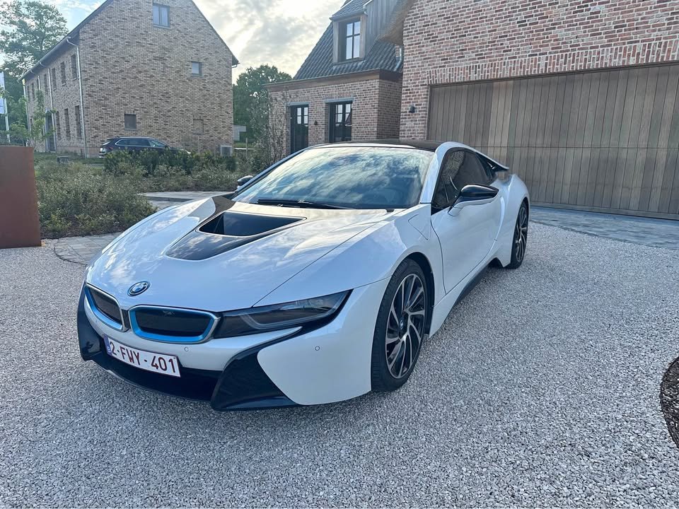 BMW I8 in Nieuwstraat!!!
