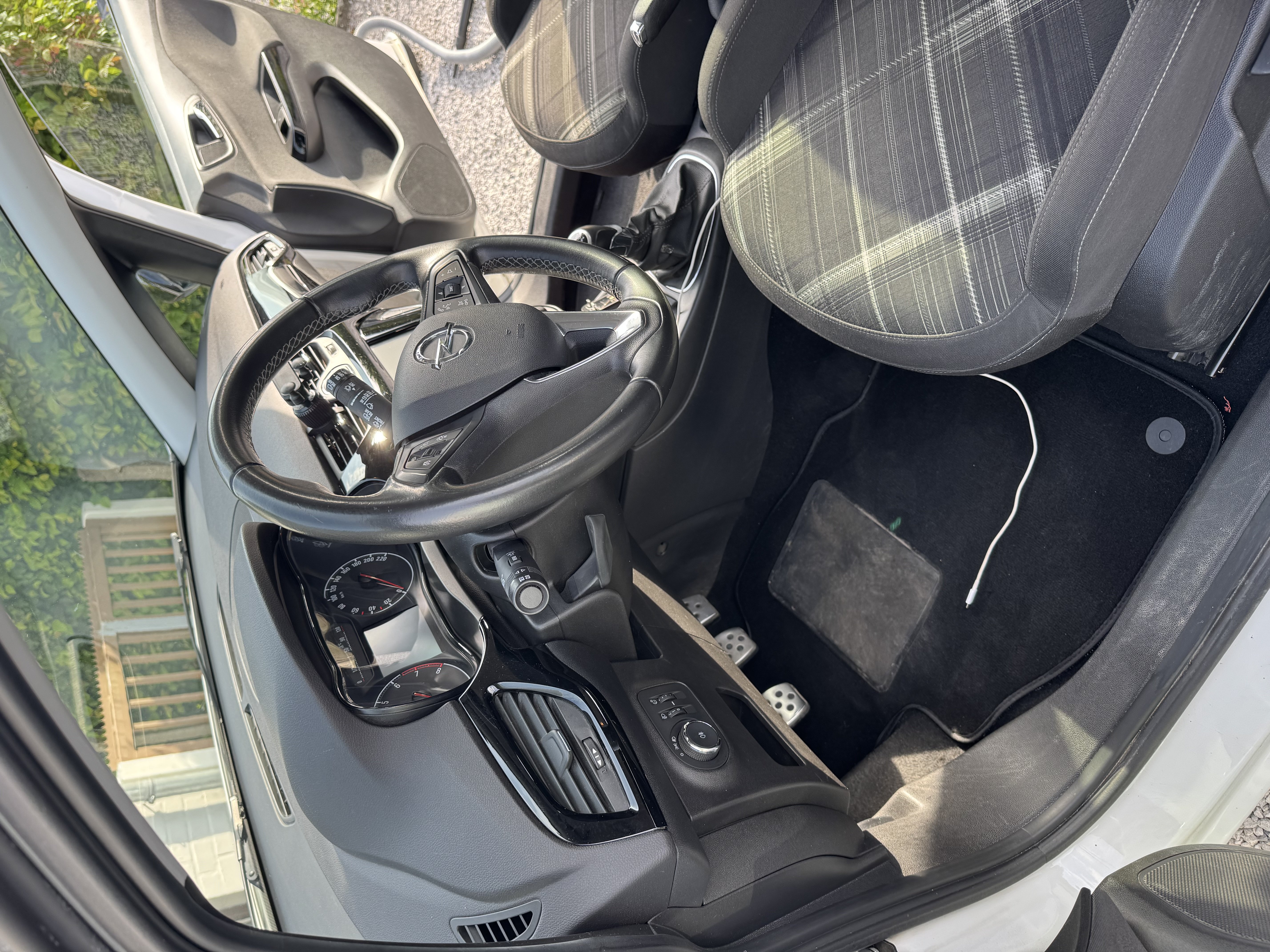 Opel corsa black edition