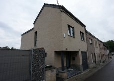 Maison de 4 chambres et 2 salles de bain